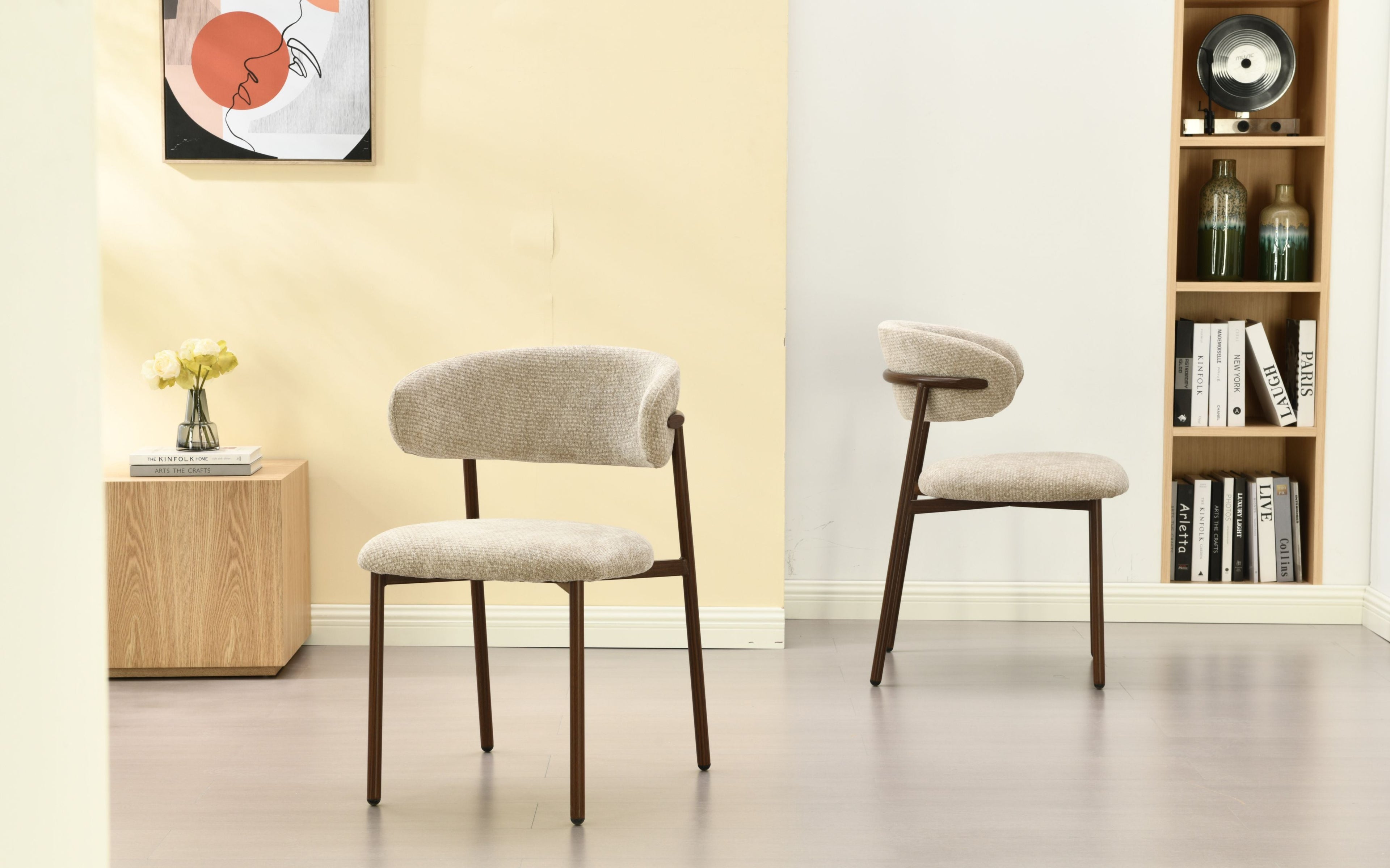 Kiara Eetkamerstoel - Beige Chenille - Walnoot